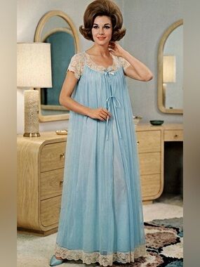 1960s Robe ice blue Claire Sandra by Lucie Ann of Beverly Hills size S